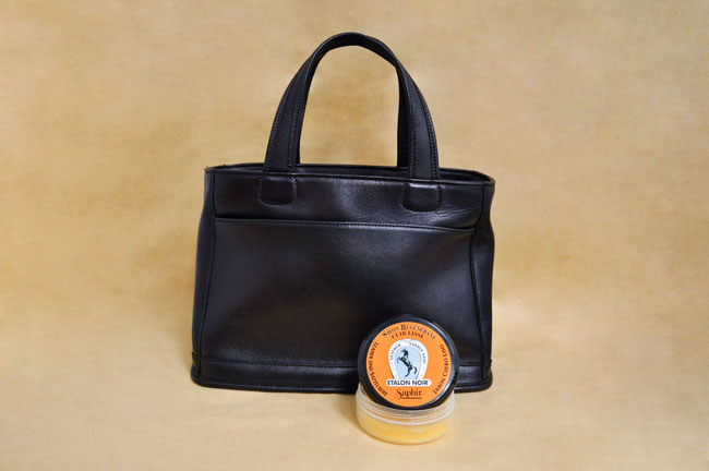 Очищение кожаной сумки